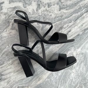 JAGGAR the Label Adapt High Heel in black, NWOT